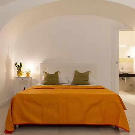 Amami Bed and Breakfast 4*
