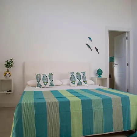 Amami Bed and Breakfast 4*