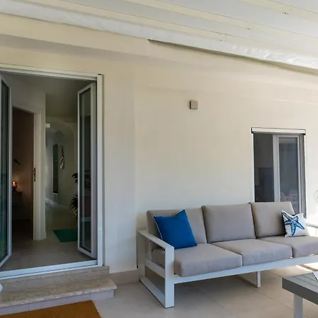 Amami Bed and Breakfast 4*