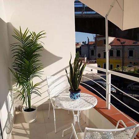 Amami Bed and Breakfast 4*